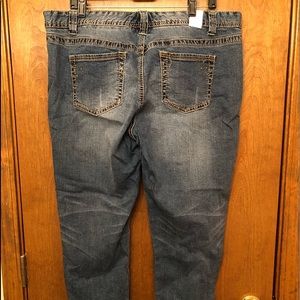 Maurice’s size 15/16  distressed jeans